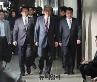 [포토] 당무거부 하루만에 비대위 참석하는 김종인 위원장