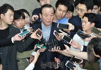 [포토] 긴급 최고위원회의 참석하는 서청원 최고위원