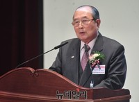 [포토] 이승만 대통령 추모하는 애국단체총협의회 이상훈 상임의장