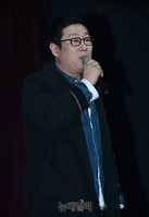 [포토] 소년공화국 쇼케이스 사회맡은 개그맨 손민혁