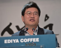 [포토] 이디야커피 문창기 대표 