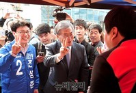 [포토] 더불어민주당 진성준 후보 지원 나선 문재인 전 대표