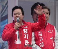[포토] 김무성 대표, 창원 성산 강기윤 후보 지원유세