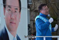 [포토] 대구 수성구서 유세에 나선 김부겸 후보