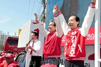[포토] 대전 유성을 김신호 후보 지원 나선 새누리당 김무성 대표