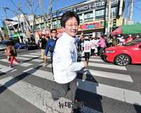 [포토] 대구 동구 을, 불로시장 찾은 유승민