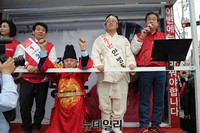 [포토] 부천 오정 안병도 후보 지원유세 나선 김무성