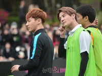 [포토] 나이키풋볼, 몸푸는 연예인 축구팀