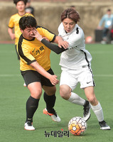 [포토] 최전방 공격수로 나선 JYJ 김준수