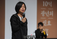 [포토] 이승환 신곡 쇼케이스 진행 맡은 주진우