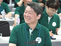 [포토] 국민의당 총선 당선자 워크숍, 밝게 웃는 안철수 대표