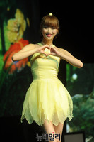 [포토] 하트 날리는 에이프릴 나은