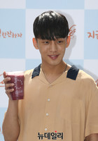 [포토] 고등학생 같은 유아인 