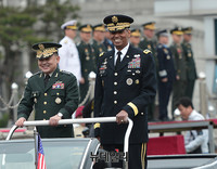 [포토] 미소짓는 이순진 합참의장-빈센트 브룩스 신임 사령관