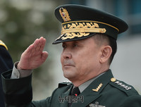 [포토] 브룩스 주한미군사령관 맞이하는 이순진 합참의장