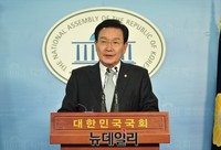 [포토] 취임 소감 밝히는 변재일 신임 더불어민주당 정책위의장
