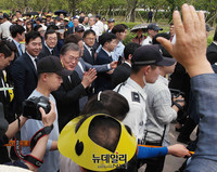 [포토] 봉하마을 찾은 문재인 전 대표