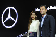 [포토] 벤츠와 함께선 오연서-벤츠 코리아 대표