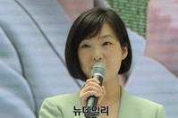 [포토] 인사말하는 한국P&G 김주연 사장