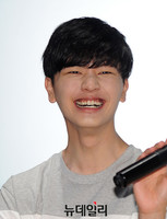 [포토] 잇몸미남 육성재