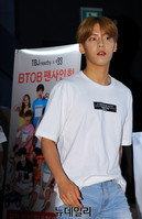 [포토] 이민혁, 흰티에 청바지도 복고 스타일