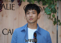 [포토] 배우 이준 '물오른 훈남'