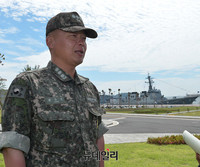 [포토] 제주해군기지 전대장 강동길 대령
