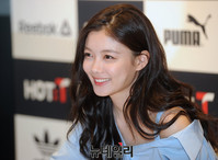 [포토] 김유정 '어깨 드러낸 파격 패션'