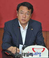 [포토] 모두발언 하는 새누리당 정진석 원내대표