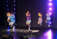 [포토] 날아오른 7인조 그룹 '로미오'