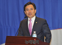 [포토] 축사하는 새누리당 김진태 의원