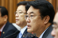 [포토] 모두발언 하는 정진석 새누리당 원내대표