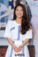 [포토] 마마무 솔라 '아파도 잃지 않는 미소'