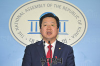 [포토] 최고위원 출마 선언하는 새누리당 이장우 의원