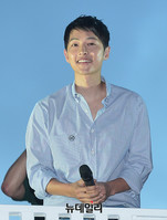 [포토] 신촌맥주축제에 유시진 대위(송중기) 떴지말입니다