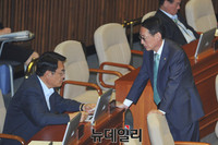 [포토] 대화 나누는 정진석-김도읍