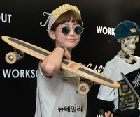 [포토] 스케이드보더로 변신한 배우 이은