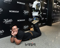 [포토] 포토월에서도 웃음주는 개그맨 김재우