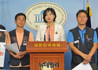 [포토] 기자회견 갖는 정의당 정의당 이정미 의원