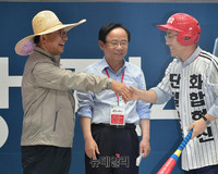 [포토] 새누리당 전당대회, 악수나누는 이정현-주호영