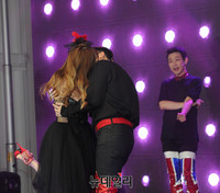 [포토] 뮤지컬 '킹키부츠' 김지우 아찔한 키스