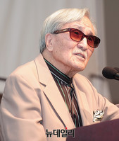 [포토] 안보의식 중요성 설명하는 연세대학교 김동길 명예교수