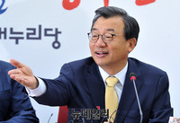 [포토] 모두발언 하는 새누리당 이정현 대표