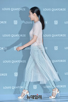 [포토] 차분한 파스텔 톤으로 꾸민 배우 김민정