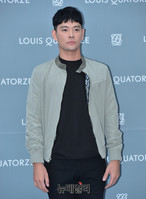 [포토] 항공점퍼 입은 배우 전역산