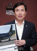 [포토] 대우조선해양 비리 관련 기자회견 연 김진태 의원