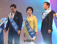 [포토] 더불어민주당 전당대회 입장하는 당대표 후보들