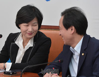 [포토] 대화나누는 추미애-우상호