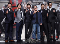 [포토] 男배우-男감독, 영화 '아수라' 기자간담회 현장