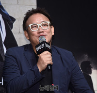 [포토] 영화 '아수라' 메가폰 잡은 김성수 감독